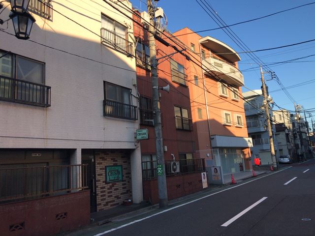鉄骨3階建て木造2階建て2棟解体工事(東京都練馬区北町)前の様子です。
